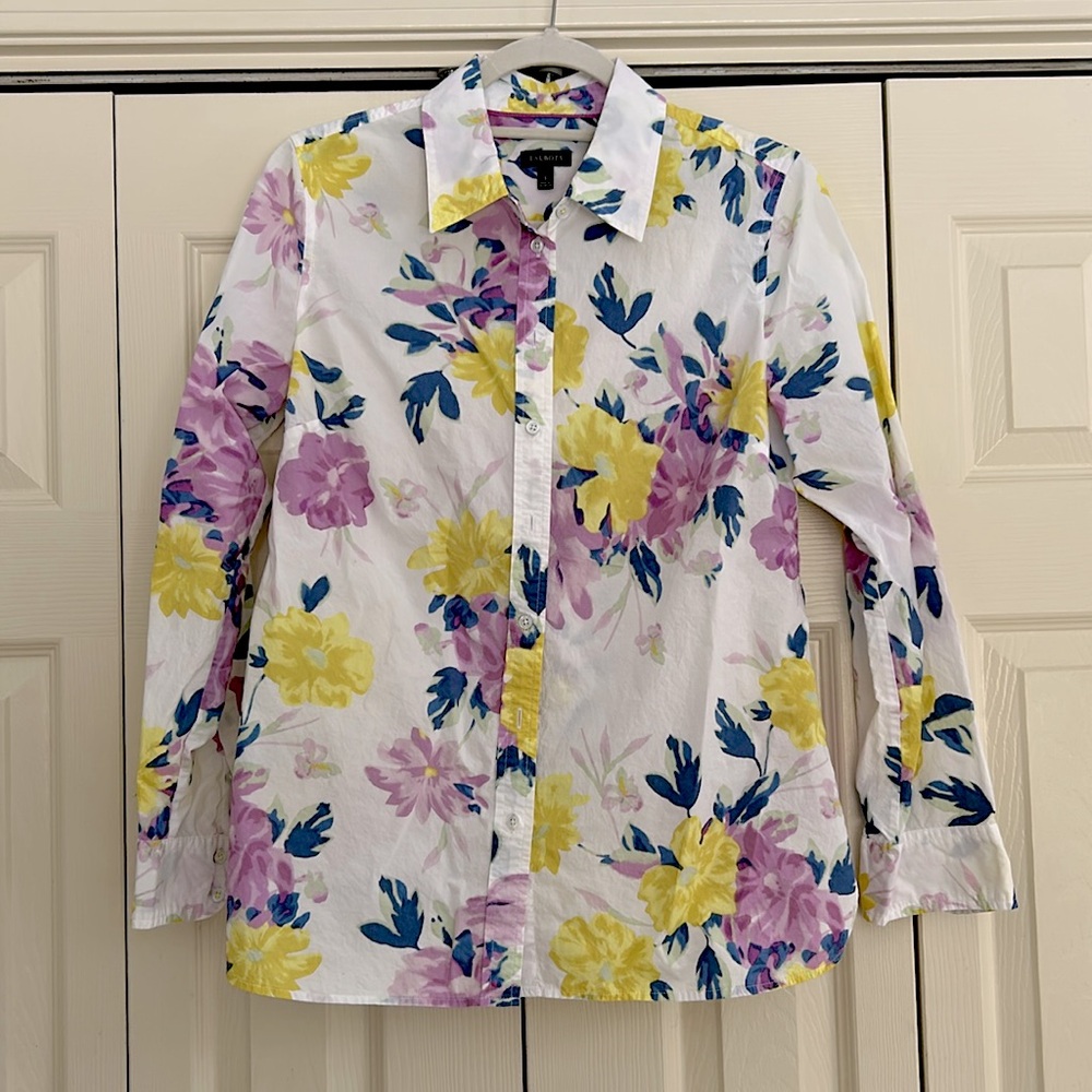 Gorgeous white Talbots blouse with light purple and yellow flowers. Size small